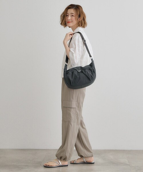 grove（グローブ）の「ドロストポケットナイロンショルダー（ショルダーバッグ・レディース・ライトベージュ/ダークグレー/ブラック/ライトグリーン・00）」の6枚目の写真