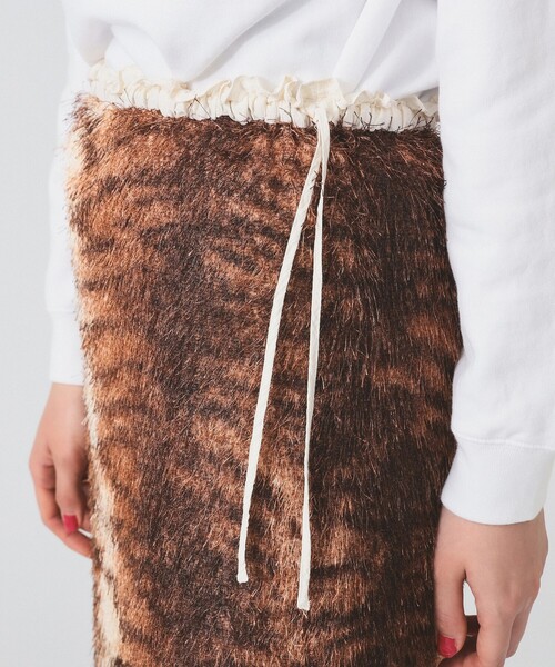 Ray BEAMS（レイビームス）の「フリンジ ファー タイトスカート（スカート・レディース・ブラック/ダークブラウン・ONE SIZE）」の21枚目の写真