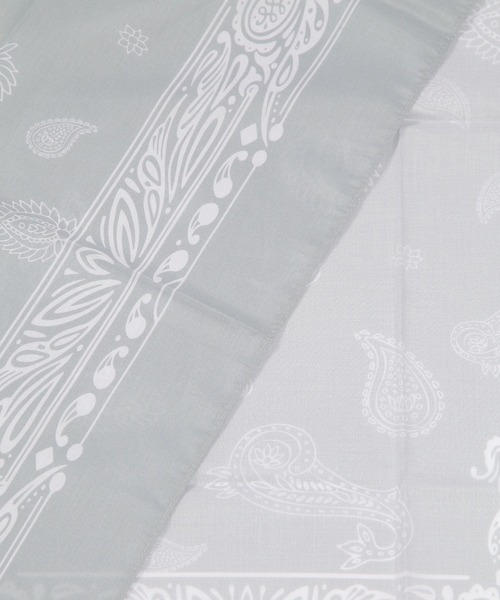 studio CLIP(スタディオクリップ)の「大判ペイズリースカーフ(バンダナ/スカーフ・レディース・グレー/ネイビー・FREE)」の9枚目の写真