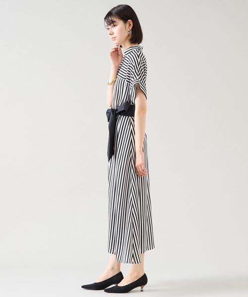 Tiara（ティアラ）の「ストライププリントバイカラーベルトワンピース（ワンピース・レディース・ホワイト・FREE）」の2枚目の写真