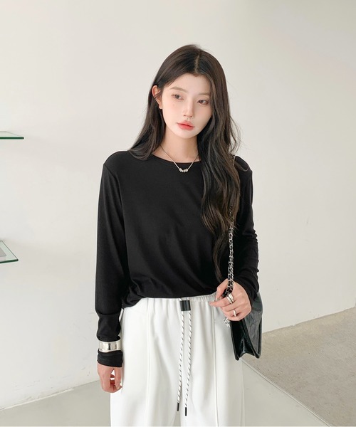 by LEGNA(バイレグナ)の「ラウンドヘム カットソー|長め丈 薄手ストレッチ(Tシャツ/カットソー・レディース・オフホワイト/杢グレー/チャコール/ライトイエロー/ブラック・FREE)」の6枚目の写真