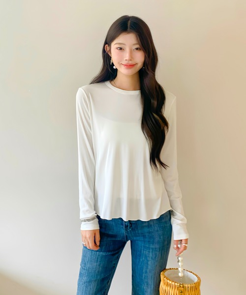 by LEGNA(バイレグナ)の「ラウンドヘム カットソー|長め丈 薄手ストレッチ(Tシャツ/カットソー・レディース・オフホワイト/杢グレー/チャコール/ライトイエロー/ブラック・FREE)」の14枚目の写真