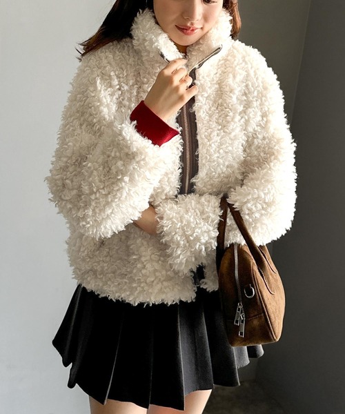 mily bilet(ミウィビレット)の「【mily bilet】ふわふわのボリューム感♪フェイクレザーテープ使いプードルファーブルゾン(ブルゾン・レディース・ブラウン/アイボリー/ベージュ・LARGE/MEDIUM/SMALL/X-LARGE)」の17枚目の写真