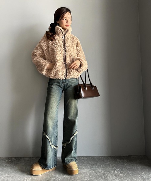 mily bilet(ミウィビレット)の「【mily bilet】ふわふわのボリューム感♪フェイクレザーテープ使いプードルファーブルゾン(ブルゾン・レディース・ブラウン/アイボリー/ベージュ・LARGE/MEDIUM/SMALL/X-LARGE)」の19枚目の写真