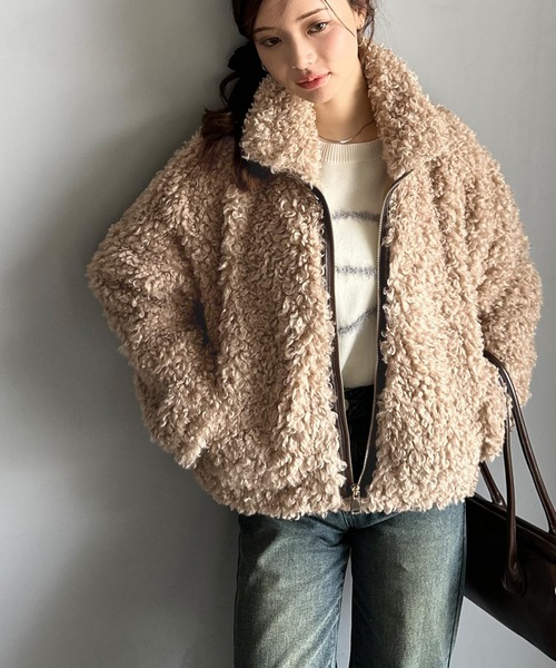 mily bilet(ミウィビレット)の「【mily bilet】ふわふわのボリューム感♪フェイクレザーテープ使いプードルファーブルゾン(ブルゾン・レディース・ブラウン/アイボリー/ベージュ・LARGE/MEDIUM/SMALL/X-LARGE)」の11枚目の写真
