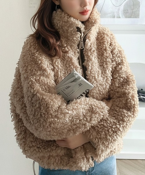 mily bilet(ミウィビレット)の「【mily bilet】ふわふわのボリューム感♪フェイクレザーテープ使いプードルファーブルゾン(ブルゾン・レディース・ブラウン/アイボリー/ベージュ・LARGE/MEDIUM/SMALL/X-LARGE)」の9枚目の写真