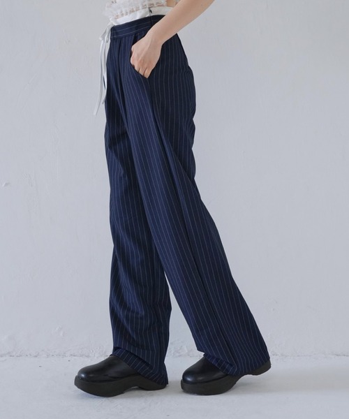 Uenui（ウニュイ）の「ストライプ ワイド パンツ（その他パンツ・レディース・グレー/ネイビー・FREE）」の11枚目の写真