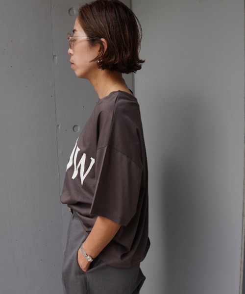 DROIT BELLO(ドロイトベロ)の「DROIT BELLO(ドロイトベロ) BICロゴ ショート丈Tシャツ(Tシャツ/カットソー・レディース・ホワイト/ブラック・F)」の4枚目の写真