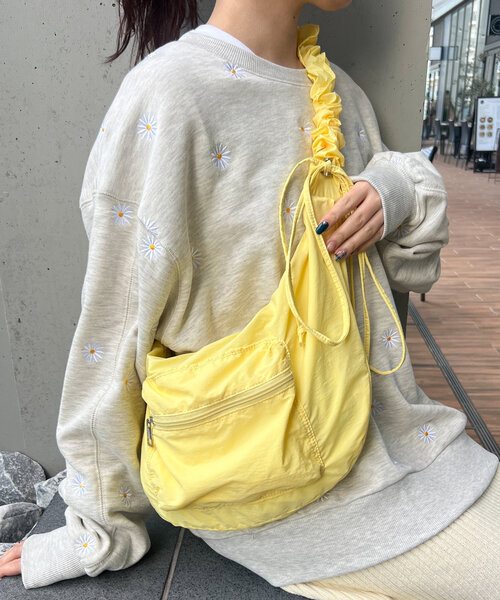 CIAOPANIC TYPY（チャオパニックティピー）の「【yukino企画】ナイロンギャザーショルダーポケット付きショルダー（トートバッグ・レディース・イエロー/チャコールグレー/オフホワイト/サックスブルー・ONE SIZE）」の7枚目の写真