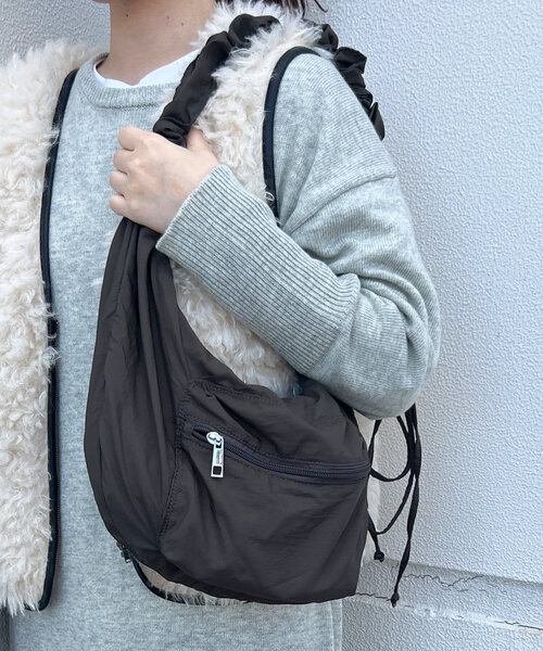 CIAOPANIC TYPY（チャオパニックティピー）の「【yukino企画】ナイロンギャザーショルダーポケット付きショルダー（トートバッグ・レディース・イエロー/チャコールグレー/オフホワイト/サックスブルー・ONE SIZE）」の13枚目の写真