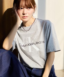 Calvin Klein(�J���o���E�N���C��)�́yCalvin Klein/�J���o���N���C���zCORE MONOLOGO JEANS TEE/ CK ���S �N���[�l�b�N ����T�V���c(T�V���c/�J�b�g�\�[)