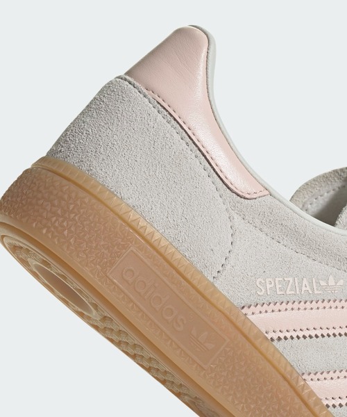 adidas（アディダス）の「HANDBALL SPEZIAL W / ハンドボールスペツィアル スニーカー アディダスオリジナルス adidas Originals（スニーカー・レディース・グレー/ピンク・22.0cm/22.5cm/23.0cm/23.5cm/24.0cm/24.5cm/25.0cm/25.5cm/26.0cm/26.5cm/27.0cm/27.5cm/28.0cm/28.5cm）」の9枚目の写真