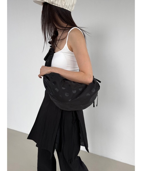 Didot.showroom（ディドット ショールーム）の「ワントーンドットクロスバッグ（ボディバッグ/ウエストポーチ・レディース・ブラック・FREE）」の17枚目の写真