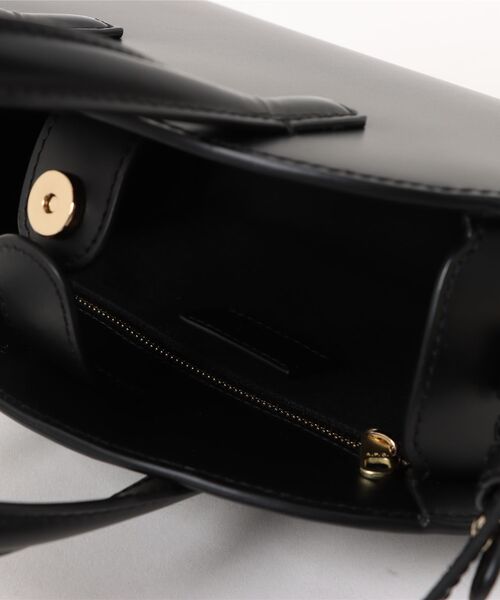 A.P.C.（アーペーセー）の「TOTE DEMI-LUNE SMALL（トートバッグ・レディース・ブラック/ベージュ系その他・ONESIZE）」の5枚目の写真