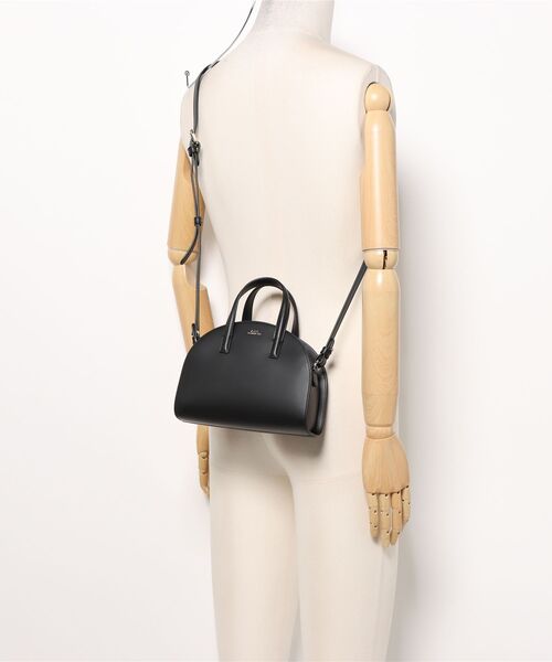 A.P.C.（アーペーセー）の「TOTE DEMI-LUNE SMALL（トートバッグ・レディース・ブラック/ベージュ系その他・ONESIZE）」の6枚目の写真