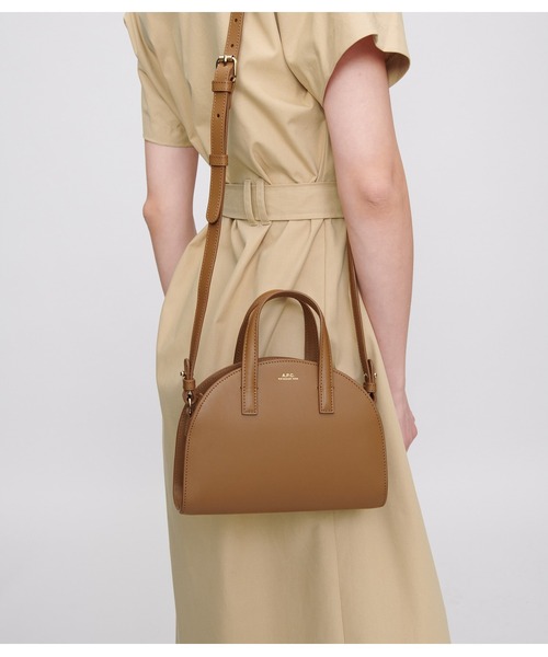 A.P.C.（アーペーセー）の「TOTE DEMI-LUNE SMALL（トートバッグ・レディース・ブラック/ベージュ系その他・ONESIZE）」の10枚目の写真