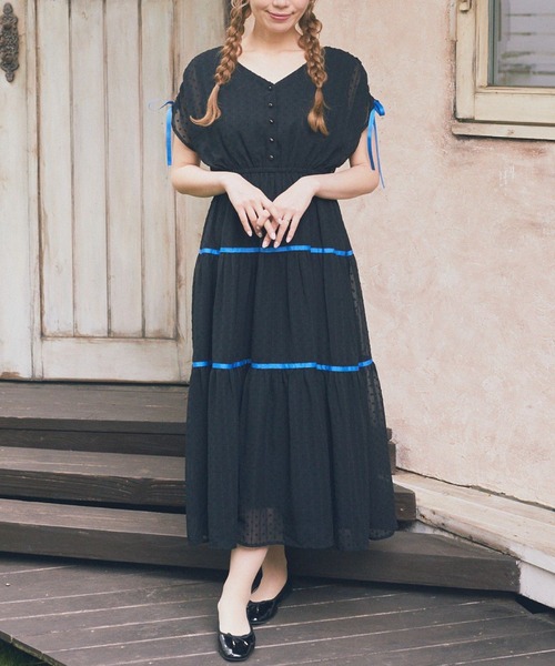 Areeam（アリーム）の「ショルダーギャザー配色リボンワンピース（ワンピース・レディース・ブラック/ライトグリーン・FREE）」の2枚目の写真