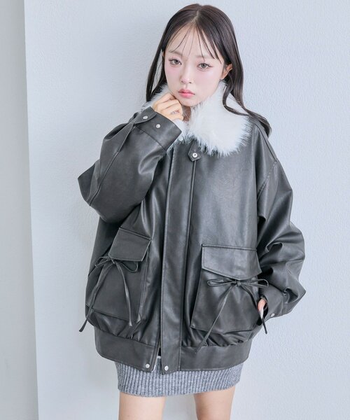 OLIVE des OLIVE(オリーブデオリーブ)の「【ファー取り外し可能】ファーティペットエコレザーブルゾン(ライダースジャケット・レディース・ブラック/ブラウン/アイボリー・FREE)」の4枚目の写真