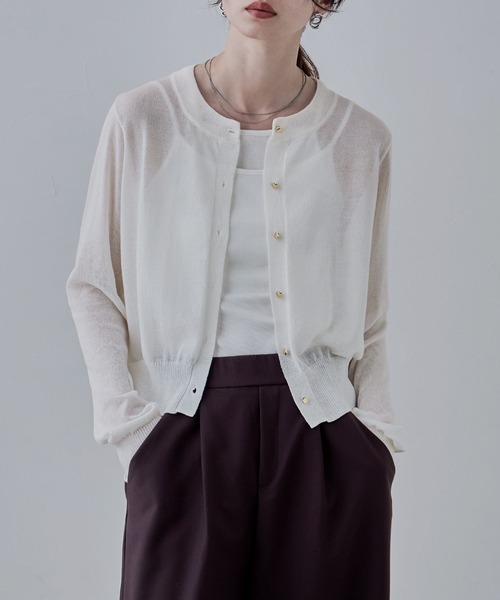 etoll.(エトル)の「UVカットクルーネックシアーカーディガン(カーディガン/ボレロ・レディース・レッド/ブラック/ネイビー/グレー/オフホワイト・M)」の2枚目の写真