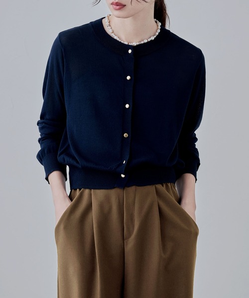 etoll.(エトル)の「UVカットクルーネックシアーカーディガン(カーディガン/ボレロ・レディース・レッド/ブラック/ネイビー/グレー/オフホワイト・M)」の16枚目の写真