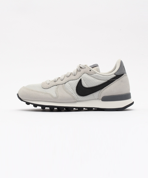 NIKE（ナイキ）の「NIKE インターナショナリスト（スニーカー・レディース・ホワイト/ダークグリーン・24/24.5/23.5）」の3枚目の写真