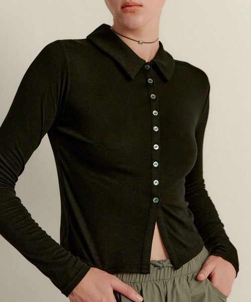 kiehtova(キエトヴァ)の「【kiehtova】slim collar cardigan/スリム カラー カーディガン KTWR39 ※(カーディガン/ボレロ・レディース・ブラック/ブルー/グリーン・FREE)」の2枚目の写真