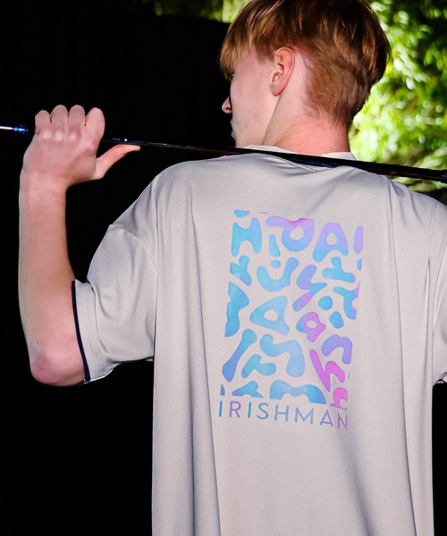 IRISHMAN(アイリッシュマン)の「【AURORA REFLECT】signature logo mock neck pullover / 光るモックネックプルオーバー(UNISEX)(Tシャツ/カットソー・メンズ・ライトグレー/ベージュ/グレー・L/M/S/XL)」の3枚目の写真