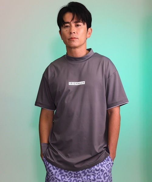IRISHMAN(アイリッシュマン)の「【AURORA REFLECT】signature logo mock neck pullover / 光るモックネックプルオーバー(UNISEX)(Tシャツ/カットソー・メンズ・ライトグレー/ベージュ/グレー・L/M/S/XL)」の7枚目の写真