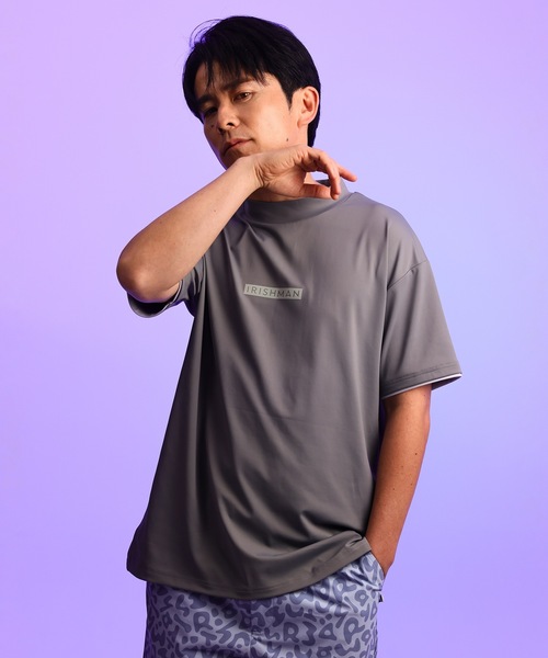 IRISHMAN(アイリッシュマン)の「【AURORA REFLECT】signature logo mock neck pullover / 光るモックネックプルオーバー(UNISEX)(Tシャツ/カットソー・メンズ・ライトグレー/ベージュ/グレー・L/M/S/XL)」の10枚目の写真