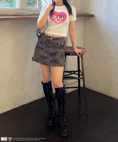 4GEEKS BY SPIRALGIRL（フォーギークスバイスパイラルガール）の「【THE POWERPUFF GIRLS/パワーパフ ガールズ】ショート丈Tシャツ（Tシャツ/カットソー・レディース・ピンク/ホワイト/ブラック・FREE）」の5枚目の写真