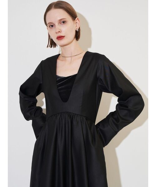 ELENDEEK(エレンディーク)の「ディープネックオールインワン(つなぎ/オールインワン・レディース・ブラック/グレー・02/01)」の1枚目の写真