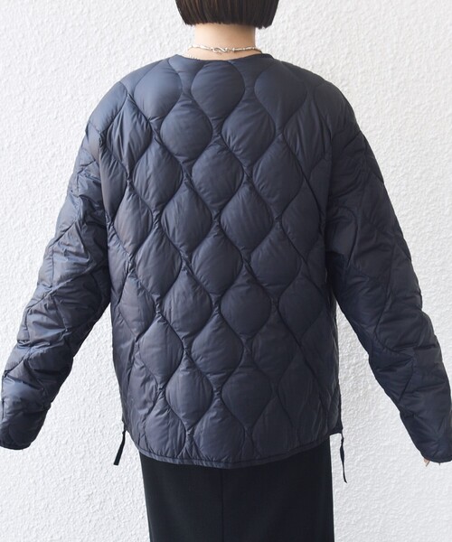SHIPS(シップス)の「【SHIPS別注】TAION:〈手洗い可能〉リブ マルチ WAY ダウン ジャケット(ダウンジャケット/コート・レディース・ネイビー/ブラック/オリーブ・SMALL/MEDIUM)」の18枚目の写真