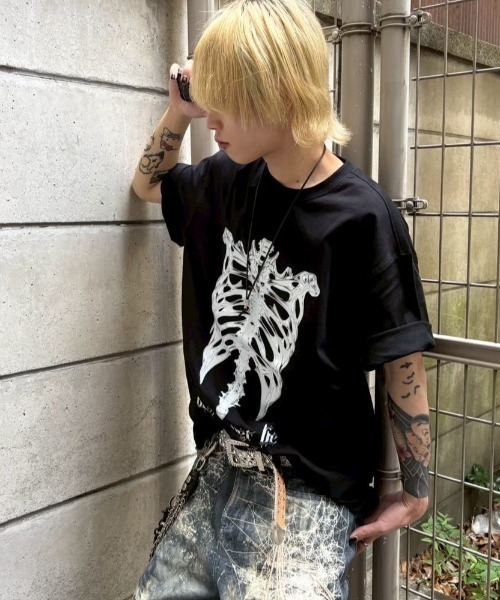 XU(エックスユー)の「【Never mind the XU】metal born tee / 【ネバーマインド ザ エックスユー】メタルボーン半袖Tシャツ(Tシャツ/カットソー・メンズ・ブラック/ホワイト・ONE SIZE)」の17枚目の写真