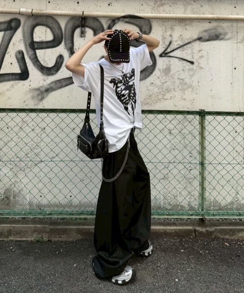 XU(エックスユー)の「【Never mind the XU】metal born tee / 【ネバーマインド ザ エックスユー】メタルボーン半袖Tシャツ(Tシャツ/カットソー・メンズ・ブラック/ホワイト・ONE SIZE)」の10枚目の写真