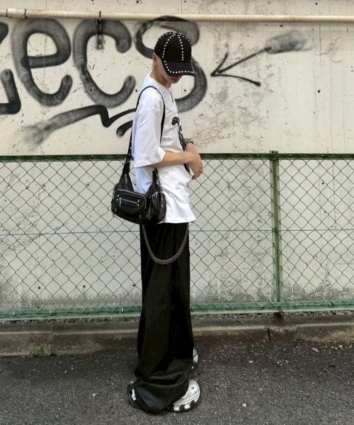 XU(エックスユー)の「【Never mind the XU】metal born tee / 【ネバーマインド ザ エックスユー】メタルボーン半袖Tシャツ(Tシャツ/カットソー・メンズ・ブラック/ホワイト・ONE SIZE)」の11枚目の写真