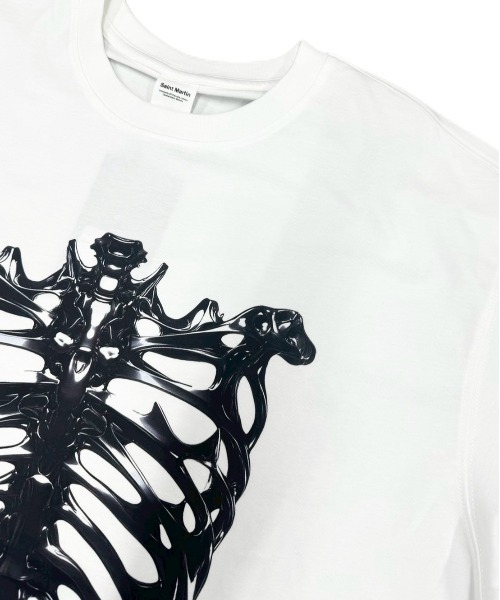 XU(エックスユー)の「【Never mind the XU】metal born tee / 【ネバーマインド ザ エックスユー】メタルボーン半袖Tシャツ(Tシャツ/カットソー・メンズ・ブラック/ホワイト・ONE SIZE)」の5枚目の写真