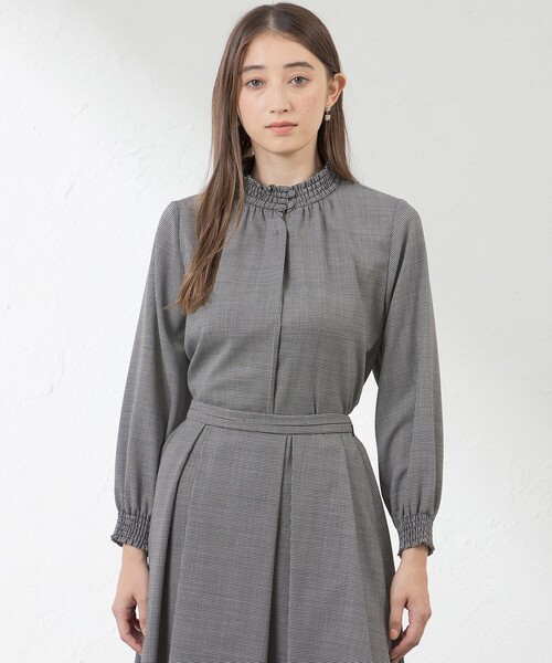 amaca(アマカ)の「アルタニカシアートロブラウス(シャツ/ブラウス・レディース・グレー系その他/ダークネイビー・40/38)」の2枚目の写真