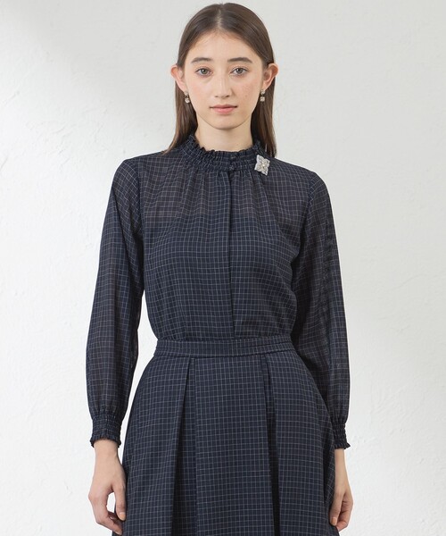 amaca(アマカ)の「アルタニカシアートロブラウス(シャツ/ブラウス・レディース・グレー系その他/ダークネイビー・40/38)」の1枚目の写真
