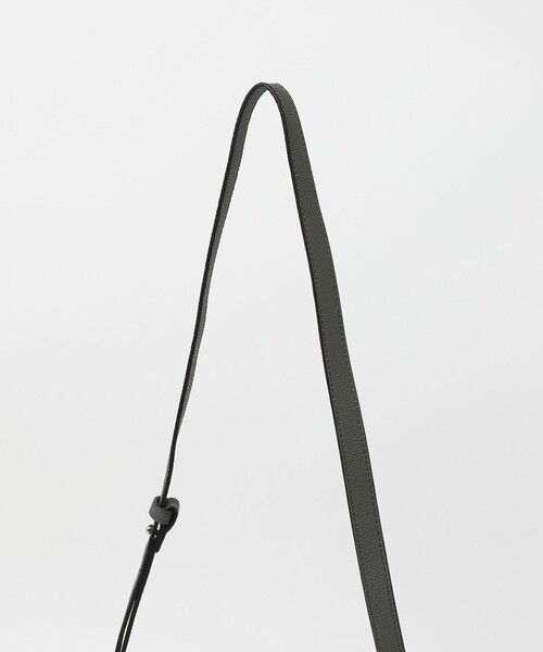 green label relaxing（グリーンレーベルリラクシング）の「シボ レザーライク フラップ ショルダーバッグ（ショルダーバッグ・メンズ・ベージュ/ブラック/グレー系・FREE）」の20枚目の写真