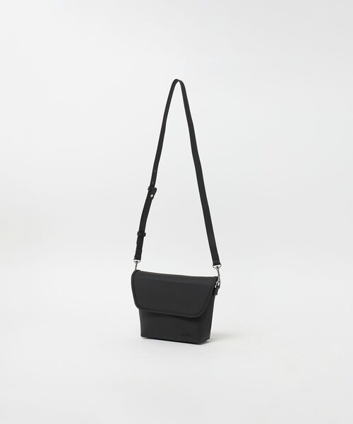 green label relaxing（グリーンレーベルリラクシング）の「シボ レザーライク フラップ ショルダーバッグ（ショルダーバッグ・メンズ・ベージュ/ブラック/グレー系・FREE）」の13枚目の写真