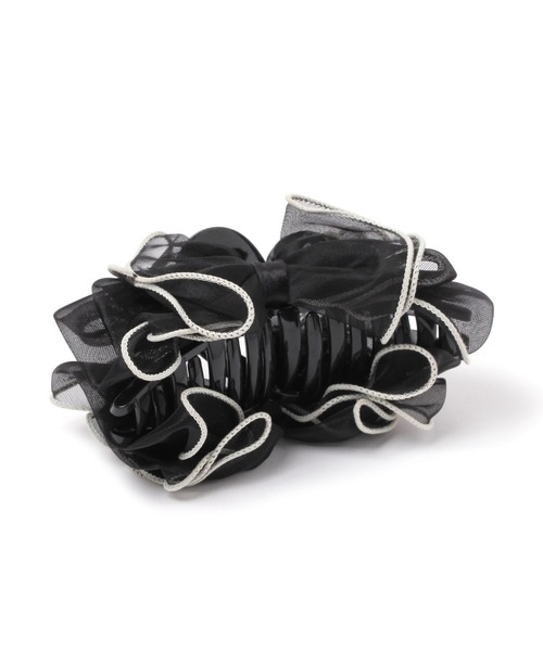 LAKOLE(ラコレ)の「オーガンジーボリュームバンスクリップ / 582034(バレッタ/ヘアクリップ・レディース・ブラック/オフホワイト・FREE)」の3枚目の写真
