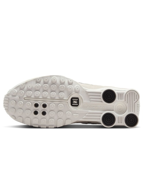 NIKE(ナイキ)の「NIKE WMNS SHOX R4 HQ7739-100(スニーカー・レディース・ベージュ・24cm/23.5cm/24.5cm/23cm/25cm)」の5枚目の写真