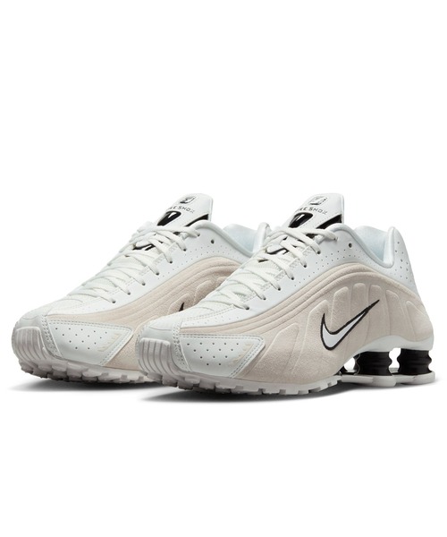 NIKE(ナイキ)の「NIKE WMNS SHOX R4 HQ7739-100(スニーカー・レディース・ベージュ・24cm/23.5cm/24.5cm/23cm/25cm)」の7枚目の写真