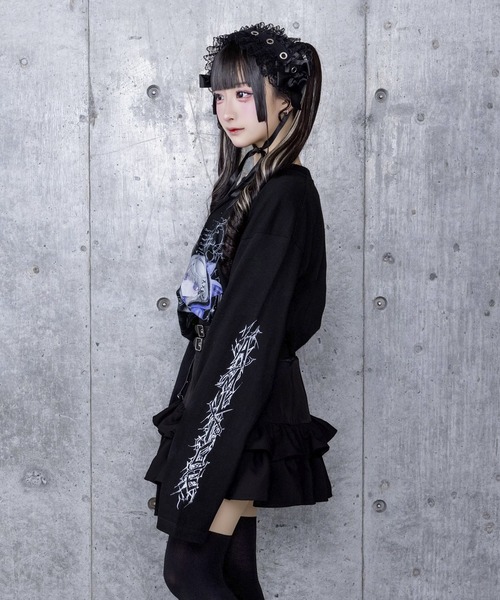 Amilige(アミリージュ)の「Dreaming DollプリントロングTシャツ(Tシャツ/カットソー・レディース・ブラック×レッド/ホワイト×パープル/ブラック×パープル・FREE)」の5枚目の写真