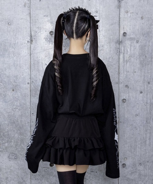 Amilige(アミリージュ)の「Dreaming DollプリントロングTシャツ(Tシャツ/カットソー・レディース・ブラック×レッド/ホワイト×パープル/ブラック×パープル・FREE)」の6枚目の写真