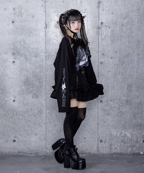 Amilige(アミリージュ)の「Dreaming DollプリントロングTシャツ(Tシャツ/カットソー・レディース・ブラック×レッド/ホワイト×パープル/ブラック×パープル・FREE)」の7枚目の写真