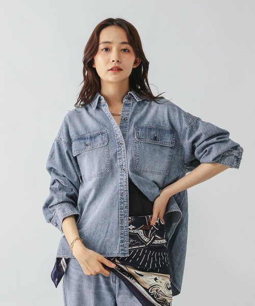 GLOBAL WORK（グローバルワーク）の「GOODデニムシャツ/580825（シャツ/ブラウス・レディース・ダークブラウン/ブルー系その他6/サックスブルー・MEDIUM/LARGE）」の2枚目の写真