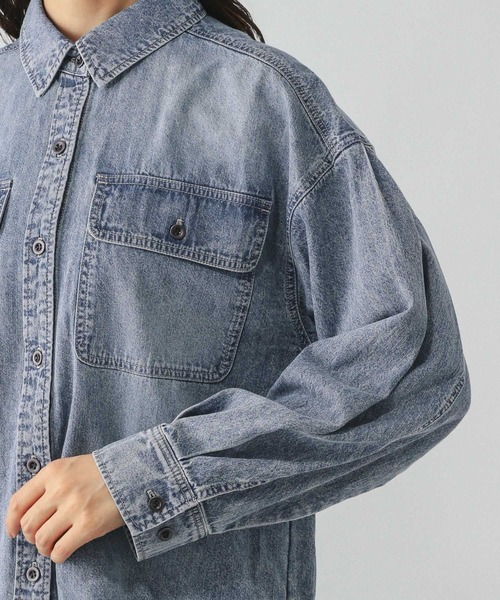 GLOBAL WORK（グローバルワーク）の「GOODデニムシャツ/580825（シャツ/ブラウス・レディース・ダークブラウン/ブルー系その他6/サックスブルー・MEDIUM/LARGE）」の16枚目の写真