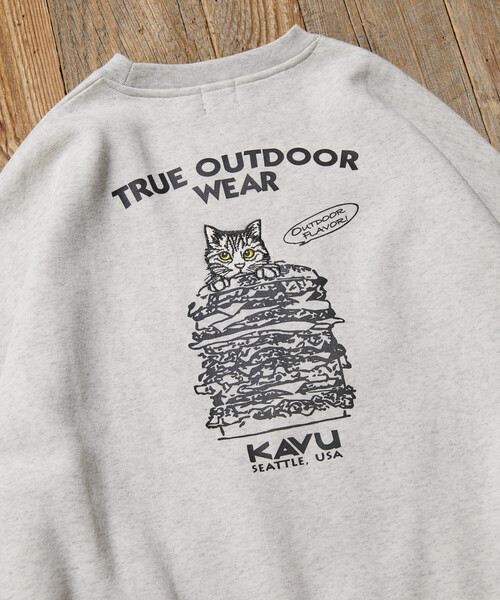 FREAK'S STORE(フリークスストア)の「限定展開 KAVU×FREAK'S STORE/カブ― 別注 デザイン刺繍 クルーネック スウェット / Burger Cat(スウェット・メンズ・スミクロ/ピンク/グレイッシュベージュ/アッシュグレー・SMALL/MEDIUM/LARGE)」の6枚目の写真