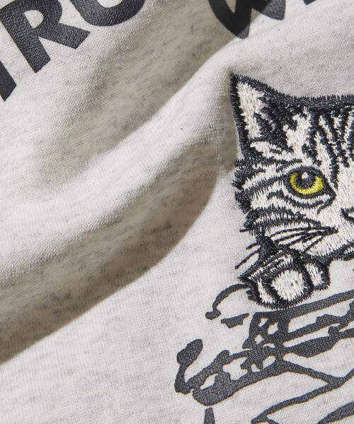FREAK'S STORE(フリークスストア)の「限定展開 KAVU×FREAK'S STORE/カブ― 別注 デザイン刺繍 クルーネック スウェット / Burger Cat(スウェット・メンズ・スミクロ/ピンク/グレイッシュベージュ/アッシュグレー・SMALL/MEDIUM/LARGE)」の13枚目の写真